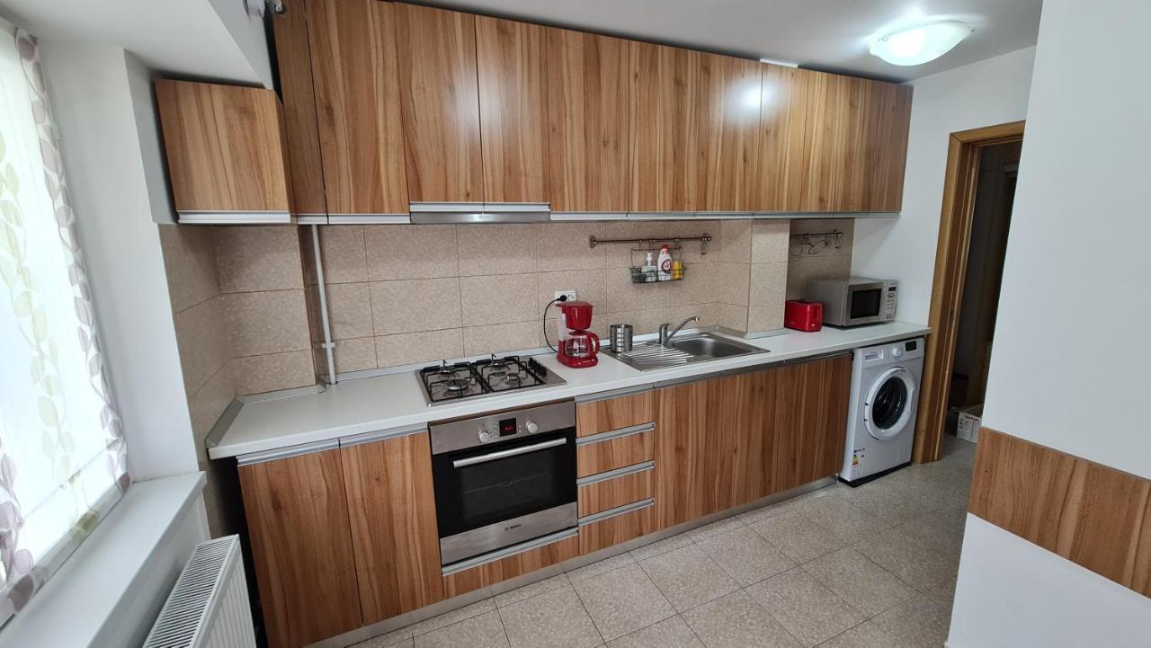 Vs Central Apartment Отопени Экстерьер фото